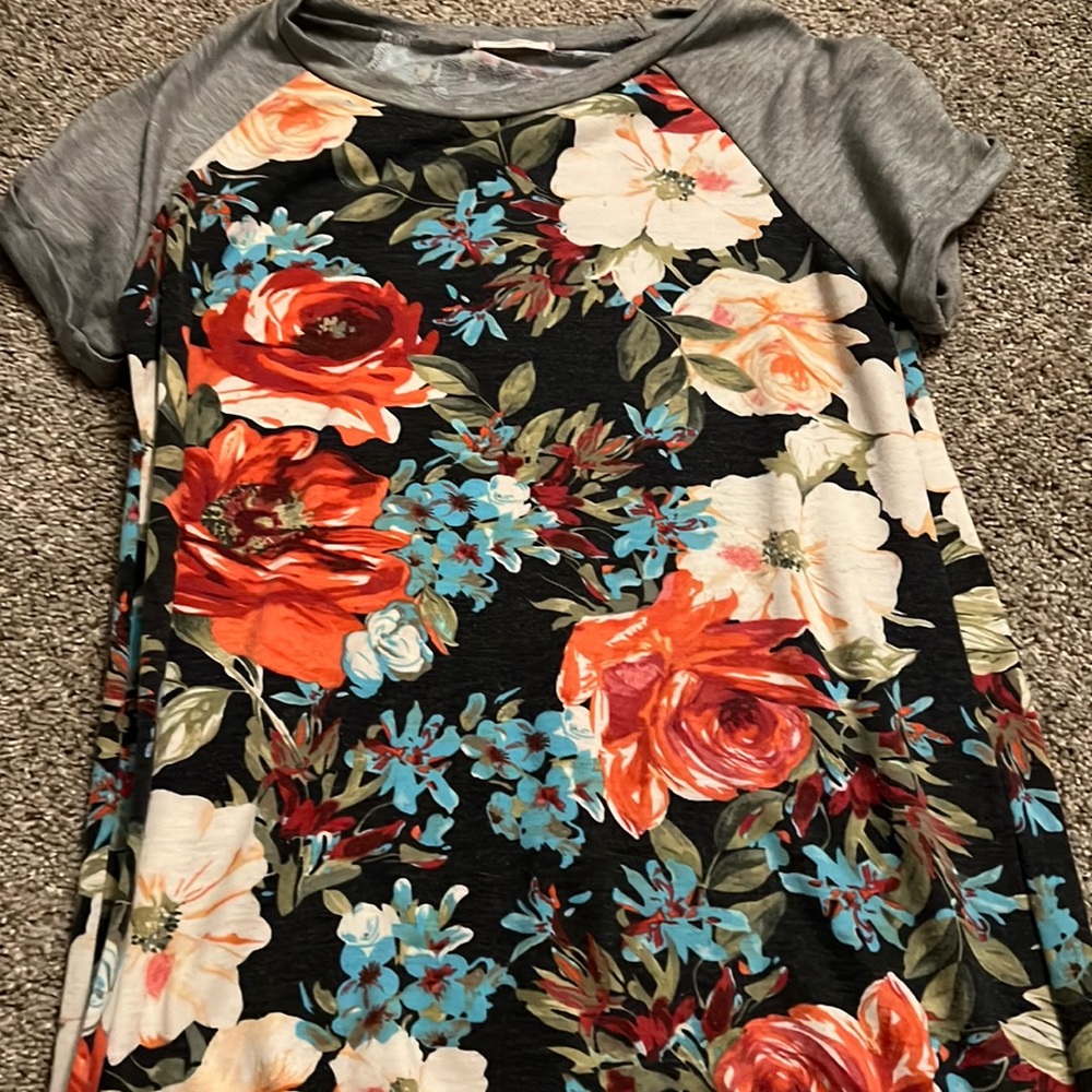 Floral tee